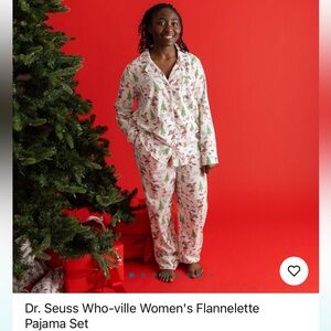 Dr. Seuss Who-ville Women’s Flannelette Pajama Set